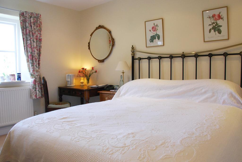 Larkbeare Grange Bed And Breakfast Whimple Room photo